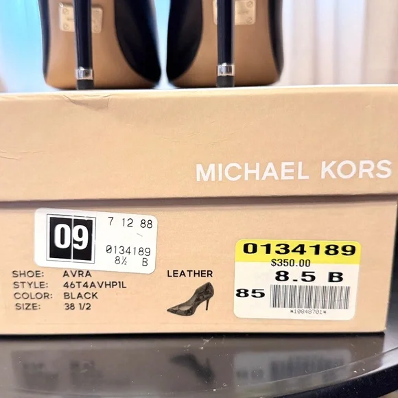 Michael Kors Avra black leather pumps - Picture 3 of 12